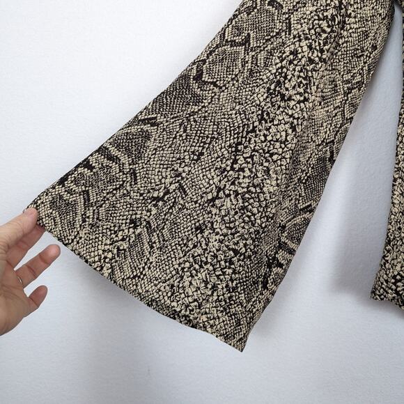 NWT By Malene Birger Isaida Snake Print Single Button Shirt Size 6 - Picture 4 of 10